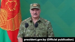 Alexander Lukașenko vizitând granița de la Bieraście (Brest), 2 iunie 2018