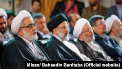 ابراهیم رئیسی (نفر دوم از چپ) 