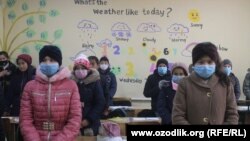 Ученики многих школ Андижанской области вынуждены учиться в холодных классах.