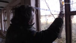 У Пісках досі живуть півтора десятка людей (відео)