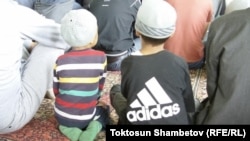 Кыргызстанда балдардын мектепке эмес, мечитке барган учурлары көп каттала баштады.