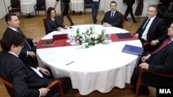 Средбата на премиерот и претседател на ВМРО-ДПМНЕ Никола Груевски и лидерот на СДСМ Бранко Црвенковски на 22 јануари 2013.