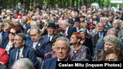 Copiii, obligați prin lege să își întrețină părinții la bătrânețe.