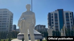 Жусуп Абдрахмановдун айкели.