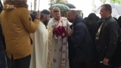 Віруючих причащали однією ложечкою у Чорногорії, де послабили карантинні заходи – відео