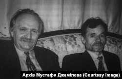 У 1996 році Джемілєв і Чорновіл їздили у складі делегації у Туреччину. Фото із особистого архіву Мустафи Джемілєва