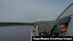 Переправа через реку Вилюй. Фото: Марина Сычева