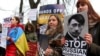Під час акції протесту біля посольства Росії в Литві проти російської агресії щодо України. Вільнюс, 3 березня 2014 року
