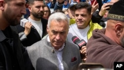 Călin Georgescu rămâne sub control judiciar în dosarul în care este acuzat de complicitate la tentativa de acțiuni împotriva ordinii constituționale și promovarea ideologiilor fasciste și legionare.