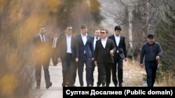 Президент Садыр Жапаров жана Чанпэн Чжао «Ала-Арча» паркында