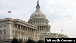 Капітолій у Вашингтоні, вигляд на крило, в якому засідає Сенат, архівне фото