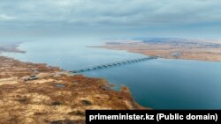Буктурма суу сактагычындагы көпүрө. Казакстан. 2024-жыл, 21-октябрь.