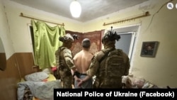 Кадр із операції затримання підозрюваного в убивстві українського політика Андрія Парубія, 1 вересня 2025 року