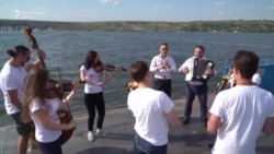 Jurnalul expediției La La Play