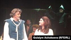 Лэйн Дэвис в мюзикле «Мужчина из Ла Манча»