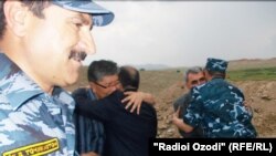 Встреча представителей делегаций из Кыргызстана и Таджикистана, Согдийская область, 23 июня 2012 года.