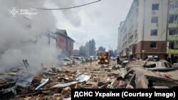 Наслідки російського повітряного удару по Петропавлівській Борщагівці. Київщина, Україна. 28 вересня 2025 року