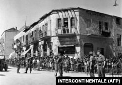 O fotografie nedatată în timpul mandatului britanic din Palestina înfățișează un cartier evreiesc din Ierusalim, în perioada aplicării legii marțiale, între 29 noiembrie 1947 și 14 mai 1948 (proclamarea statului Israel).