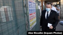Ministrul Sănătății, Nelu Tătaru, vizitează spitalul modular Brașov pentru tratarea pacienților infectați cu virusul Covid-19 în Brașov