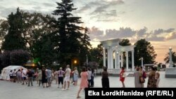 Желающие могут пройти тест на коронавирус в палатках, размещенных на батумском бульваре