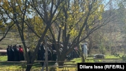 Мұхамедияр Тастанның жаназасына жиналған жұрт.