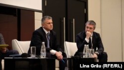 Глава ADEPT Игорь Боцан и депутат Демпартии Сергей Сырбу во время дебатов в Кишиневе