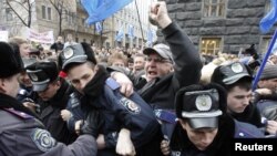 Акція протесту педагогів під будівлею Кабінету Міністрів, 22 березня 2011 року