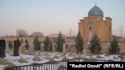 Кладбище Болтухон в Худжанде. Фото: Масум Мухаммадраджаб.                