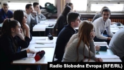 Stavovi srednjoškolaca podijeljeni