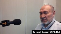 Генсек оппозиционной демократической партии «Эрк» Атаназар Арифов в Пражской студии «Озодлика». Архивное фото. 