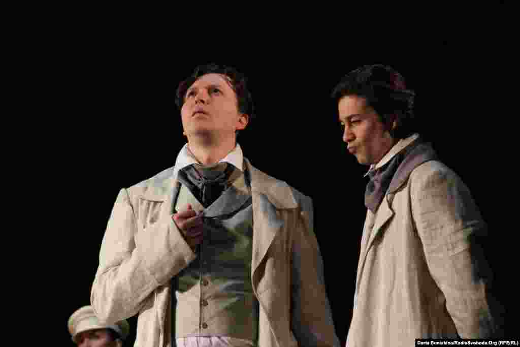 Сердешні друзі: Семен Гулак-Артемовський (Павло Гончаров) та молодий Тарас Шевченко (Євген Нищук)