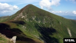 Найвищіа вершина Карпат Говерла