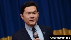 Айбек Тенизбаев.