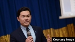 Айбек Теңизбай.