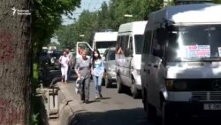 Милиция жөө адамдарга эскертүү берүүдө