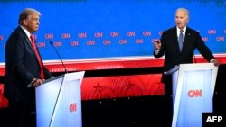 Жо Байден жана Дональд Трамп СNN телестудиясындагы дебатта.