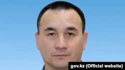 Казакстандын мурдагы коргоо министри Мурат Бектанов.