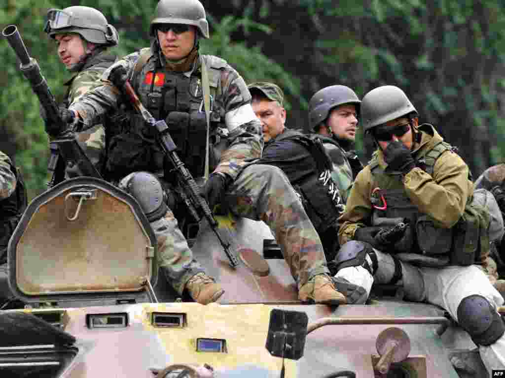 Оштун көчөлөрүндөгү аскердик кайгуул, 17-июнь.