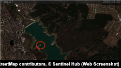Острів на Сімферопольському водосховищі станом на 20 січня 2025 року. Супутникові знімки надані лабораторією ГІС Світового центру даних з геоінформатики та сталого розвитку