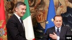 Silvio Berluskoni (D) i Milo Đukanović (L) u Rimu, 17. jul 2008.