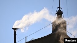 Новий понтифік має незабаром з’явиться перед натовпом у центральному вікні базиліки святого Петра