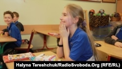 Олеся Гайн на уроці