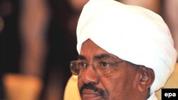 Судан президенти аль-Башир Дохадагы Араб мамлекеттери лигасынын саммитине катышып отурат