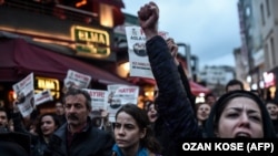 Protesters in Istanbul chant "no" to a referendum giving Turkish President Recep Tayyip Erdogan expanded powers