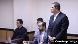 Ромео Микаутадзе (справа)