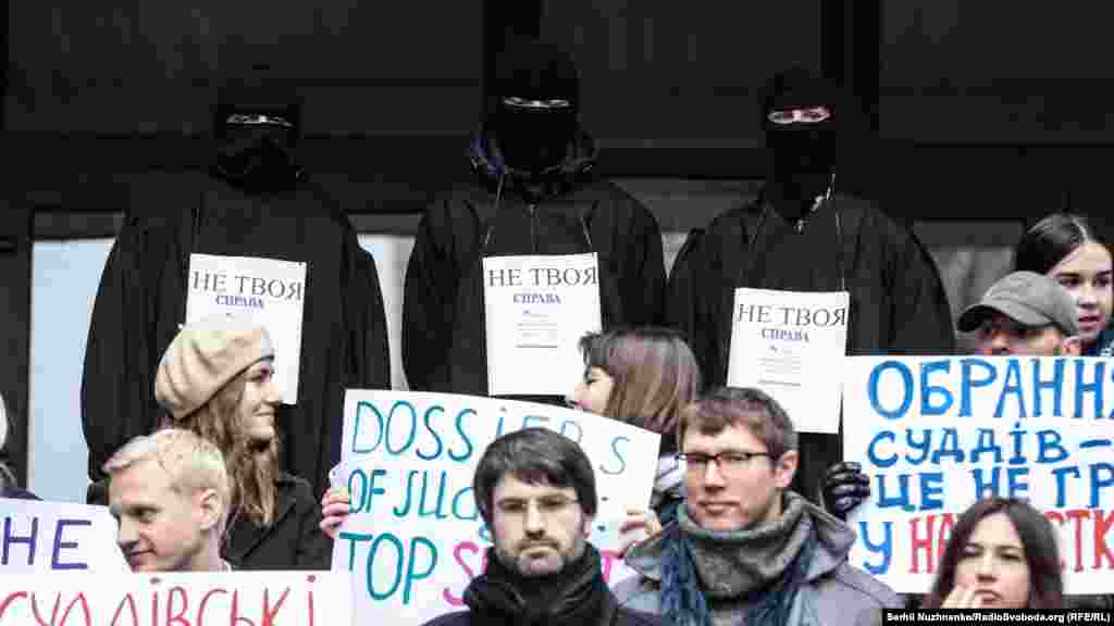 Голова ВККС Сергій Козьяков відмовляє представникам з Громадської ради доброчесності та журналістам у доступі до вивчення суддівських&nbsp;досьє