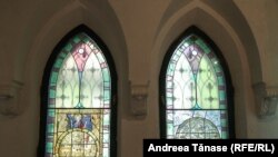 Vitralii din interiorul Muzeului Național al Hărților și Cărții Vechi din București.