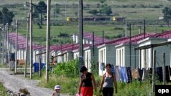 Часть беженцев говорит, что не собирается идти на выборы