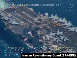 Az iráni Forradalmi Gárda drónfotója a hajóról, 2020. szeptember 23-án.
