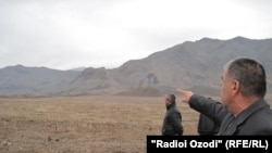 Баткен району менен Тажикстандын Исфара району чектешкен жердеги талаштуу делген аймак, 2011-жылдын 27-марты.